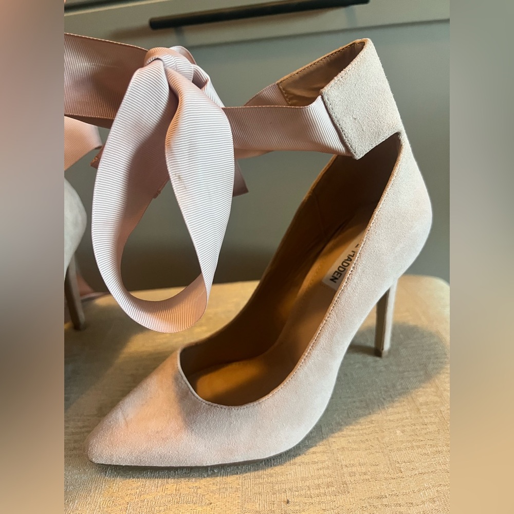 Steve Madden Blush Heels with Ankle Tie. Size 8.5.